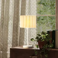 Lámpara De Mesa O Mesita De Noche De Estilo Retro, Pantalla De Plástico, Interruptor De Botón, Color Blanco.