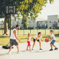 Aro De Baloncesto De Altura Regulable (160-305 Cm), Base Con Ruedas Y Estructura De Acero, Tablero De Pvc Transparente.